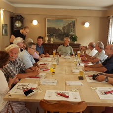 21.07.18 - 18.52.20 - Stiefelsaal Abendessen.jpg