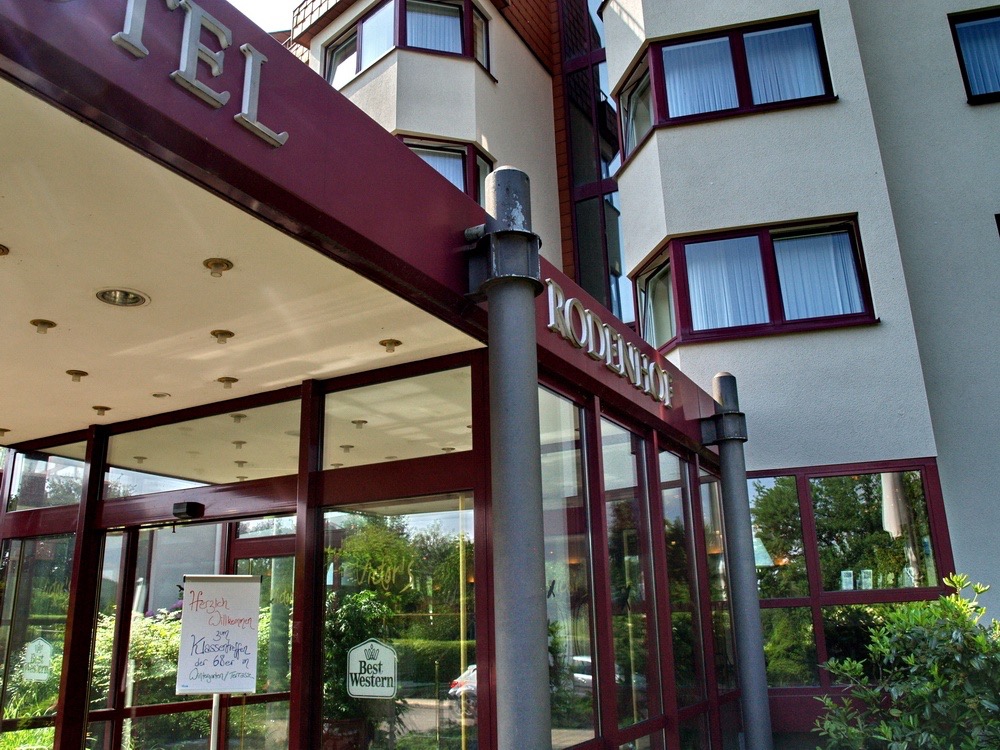 Klassentreffen_Hotel.jpg