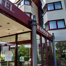 Klassentreffen_Hotel.jpg