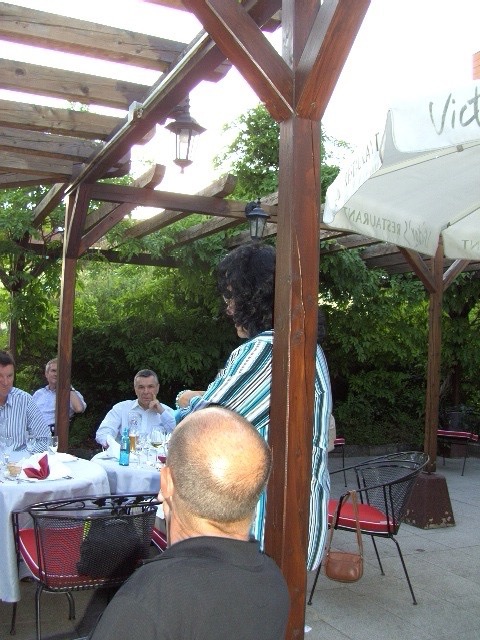 Gaby mit Pfosten.jpg