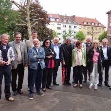 Gruppenbild mit Damen 1